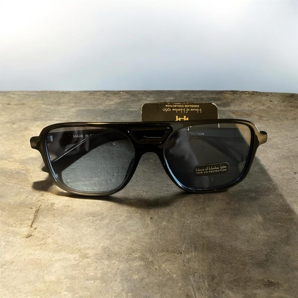 House of Harlow 1960 Black Sunglasses
